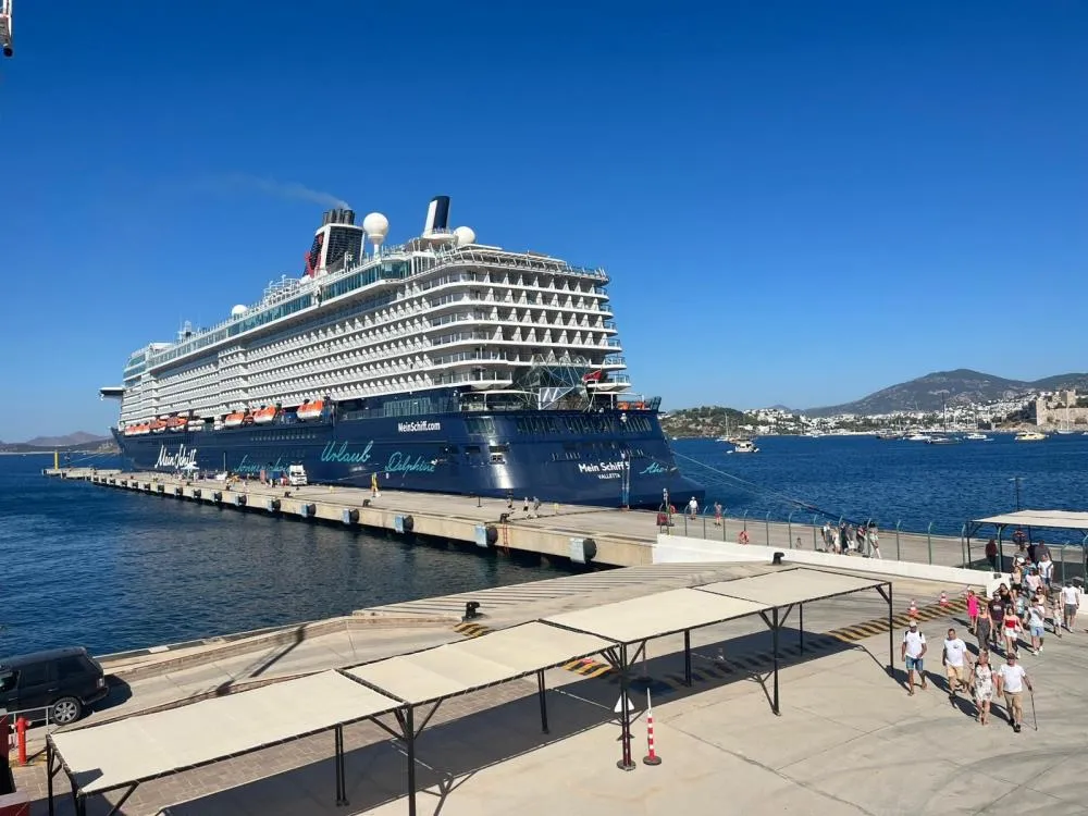   Dev kruvaziyer 2 bin 772 yolcuyla Bodrum’a geldi